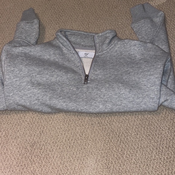 cropped TNA v-neck hoodie - Picture 2 of 4